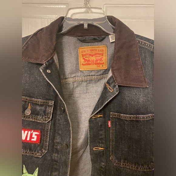 Levi's Dark Y2K  Trucker Jacket with Brown Collar and Custom Patches - Picture 3 of 8